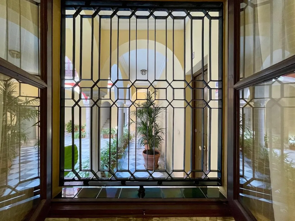 Caballerizas Studio Seville 0*,